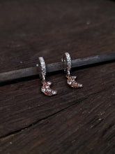 Charger l'image dans la galerie, Mini créoles "lune rosée"