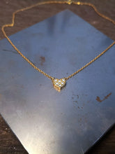 Charger l'image dans la galerie, Coeur lumineux : Collier