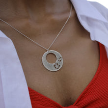 Charger l'image dans la galerie, Sautoir "Hibiscus"