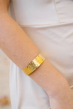 Charger l'image dans la galerie, Manchette martelé doré
